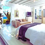 Manu Mykonos Next To The Quality Brand & カラファティス