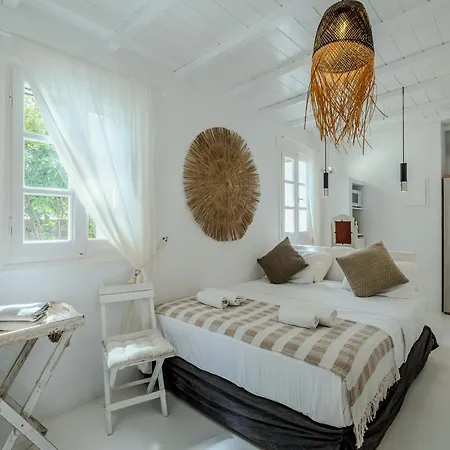 Manu Mykonos Next To The Quality Brand & * Kalafati