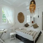 Manu Mykonos Next To The Quality Brand & * Kalafatis